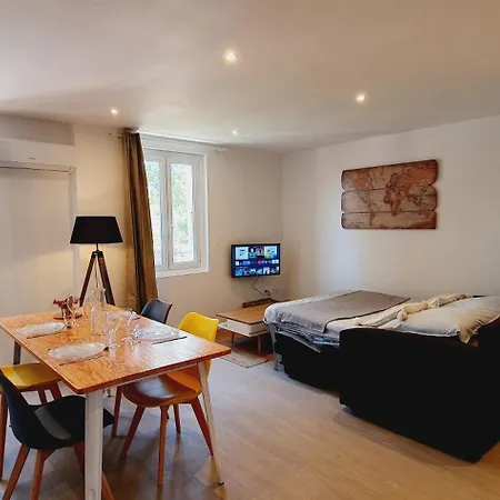 Apartment Via Domitia