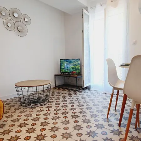 Via Domitia Apartment *
