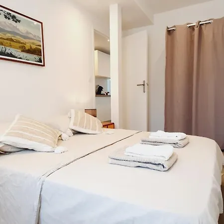 Apartment Via Domitia *