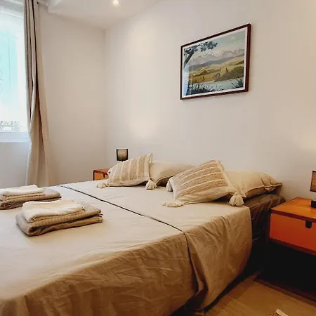 Via Domitia Apartment *