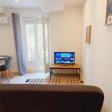 Apartment Via Domitia