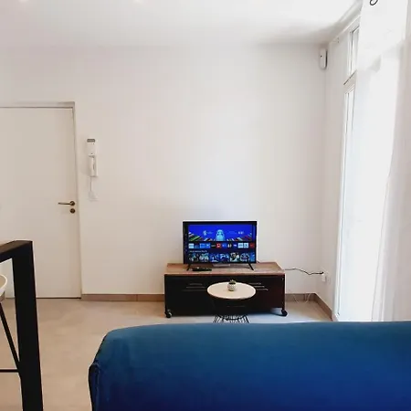 Via Domitia Apartment *