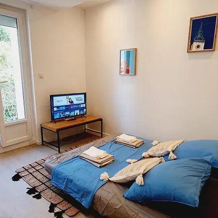 Apartment Via Domitia *