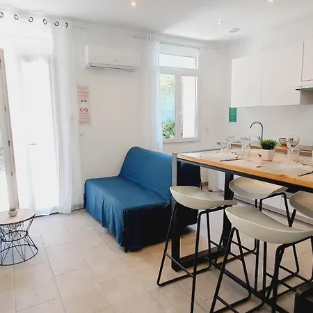 Apartment Via Domitia *