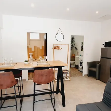 Apartment Via Domitia