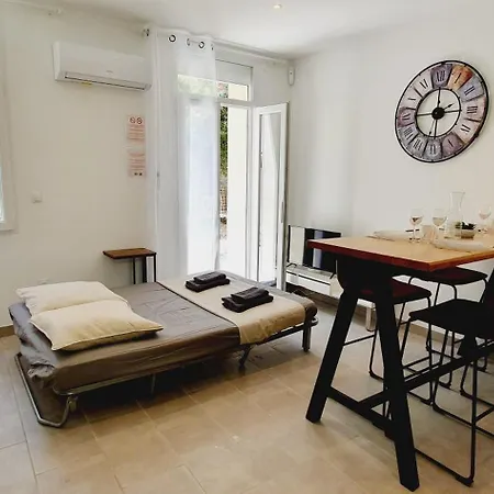 Apartment Via Domitia